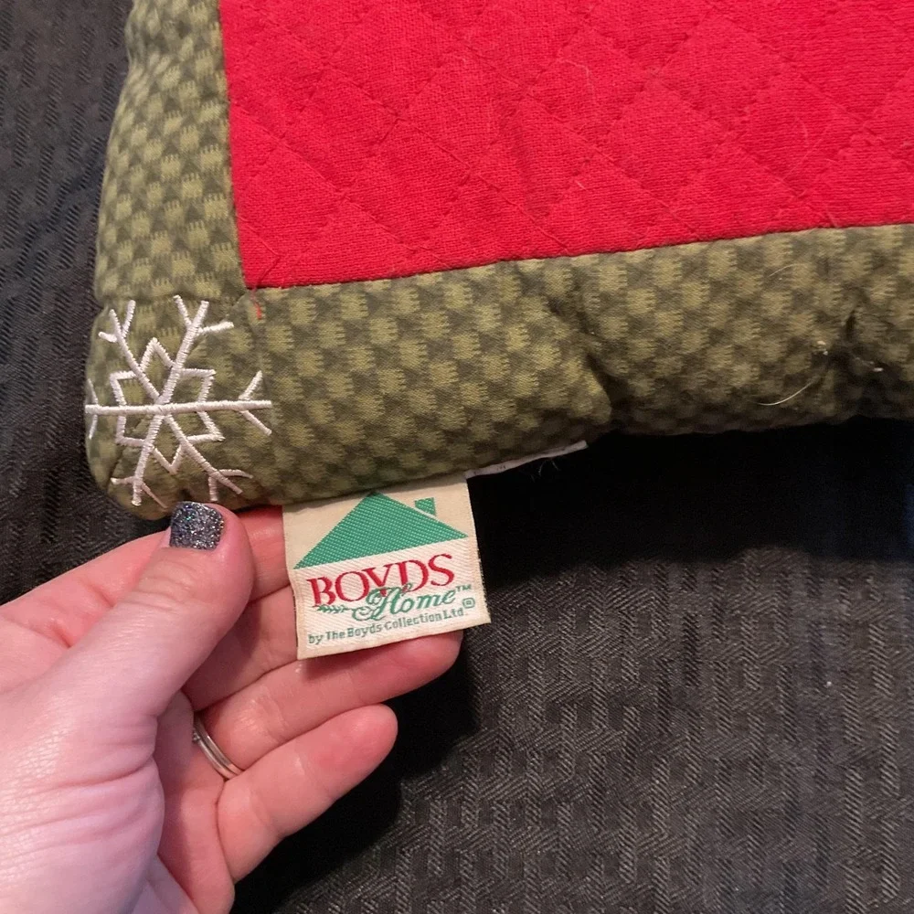 Boyds Home Christmas Throw Pillow Quilted Bear in Mitten Removable Plush Decor‎